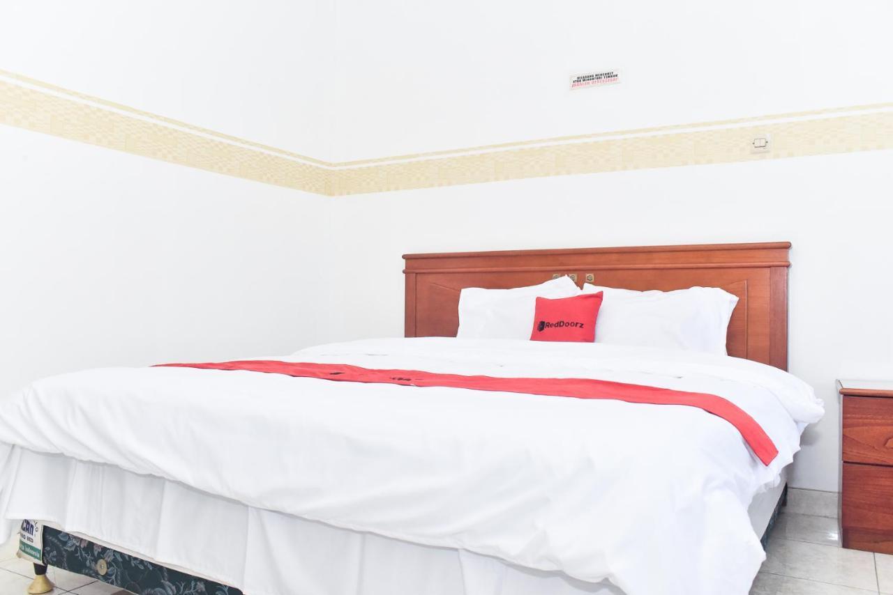 Reddoorz Near Lenmarc Mall Surabaya Pradahkalikendal Exterior foto