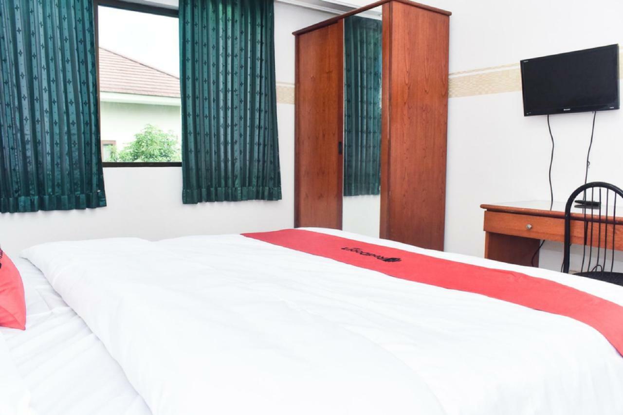 Reddoorz Near Lenmarc Mall Surabaya Pradahkalikendal Exterior foto